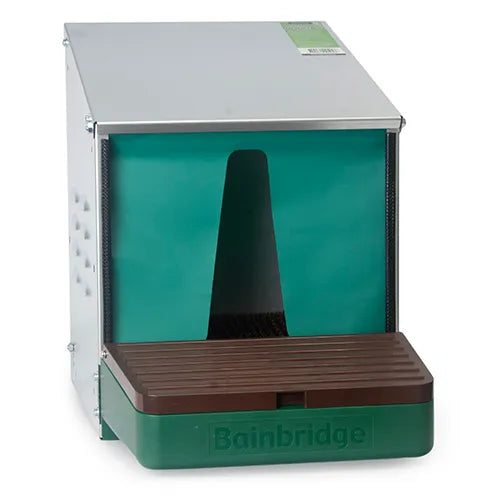 Bainbridge Premium Roll-Away Nesting Box - Pet And Farm
